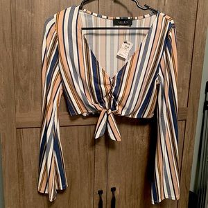 Akira women’s crop long sleeve key hole top